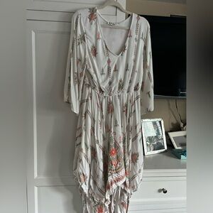 Chic Floral Long Sleeve Dress in White